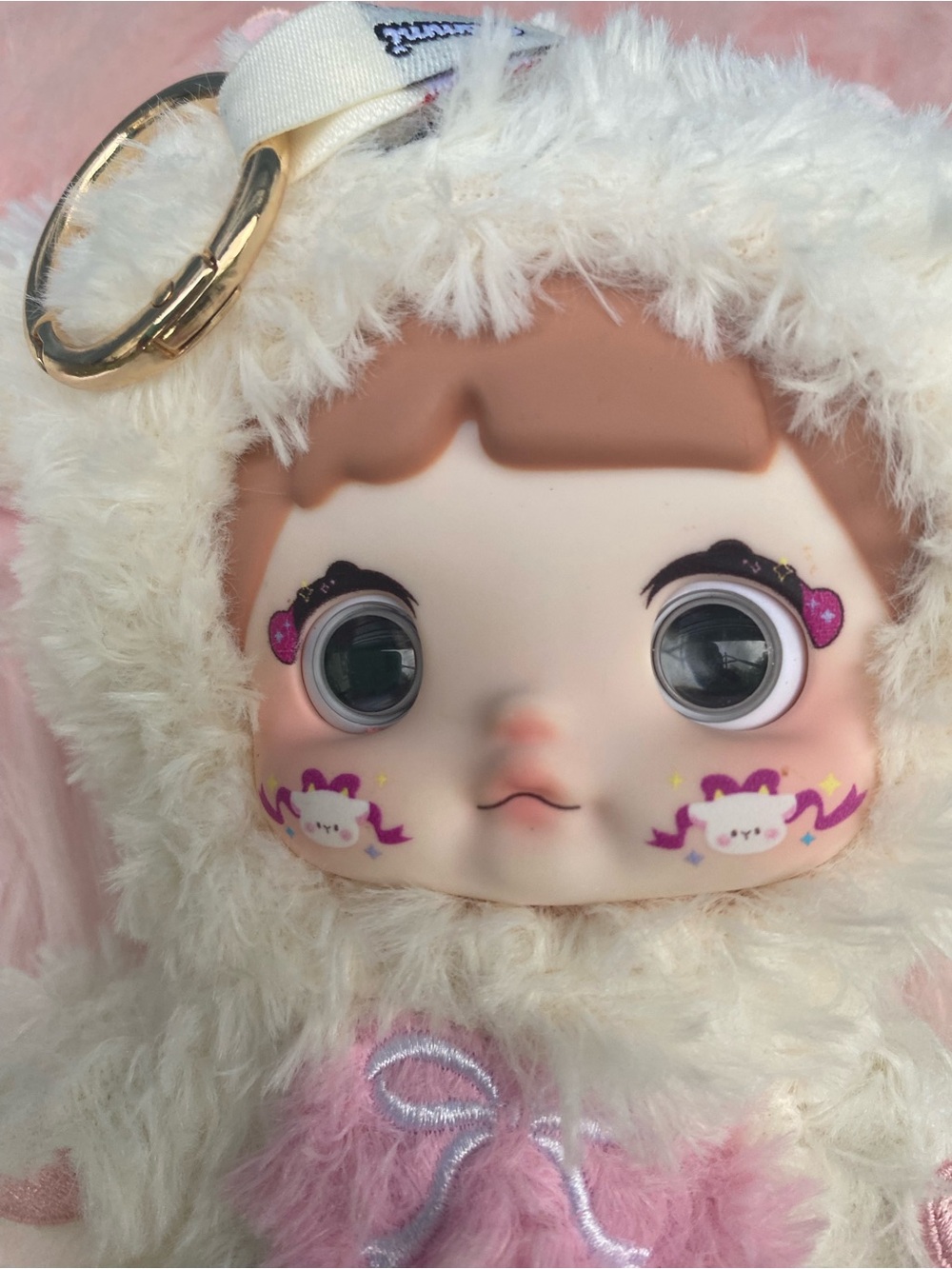Nommi Plush Lamb Keychain - Cream with Pink Accents💕 Good condition ✨🤎 - Picture 4 of 12